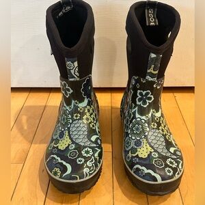 BOGS Classic Mid Farm Boots - Size 8